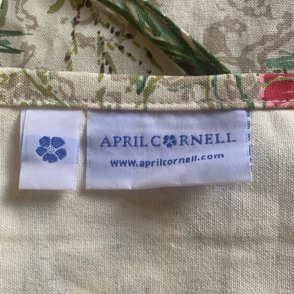 NWOT April Cornell apron, Merry Antique pattern. - Picture 3 of 3
